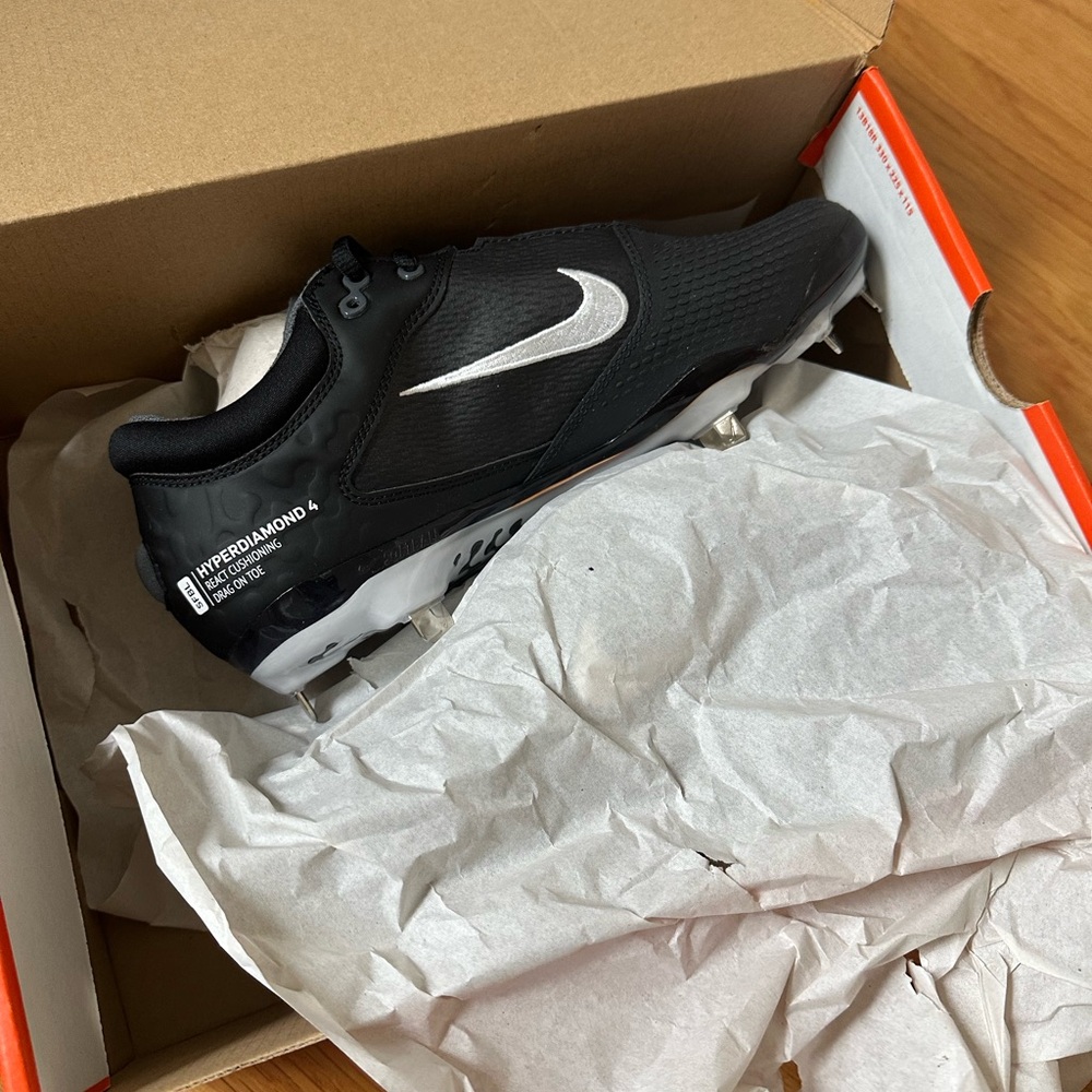 Nike Hyperdiamond 4 Elite Softball cleats